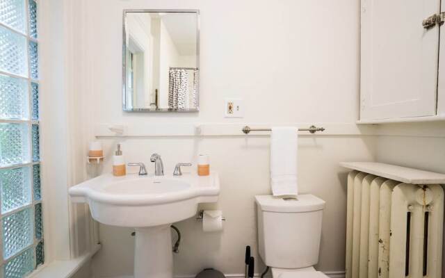 The Traveler's Nook Walk to City Park