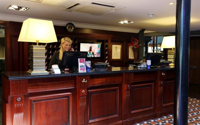 Old Thorns Hotel & Resort