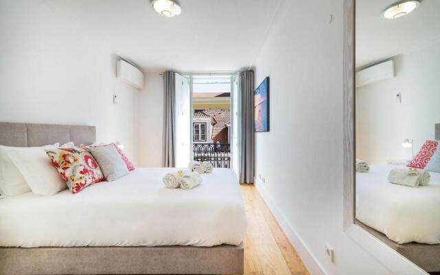 Amazing 1BDR Apartment in Chiado by LovelyStay