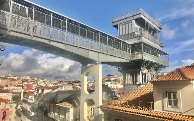 Carmo Hideout at Chiado by Innkeeper