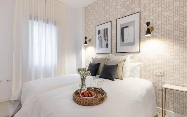 Central stylish and elegant 1 & 2 BR apartment II