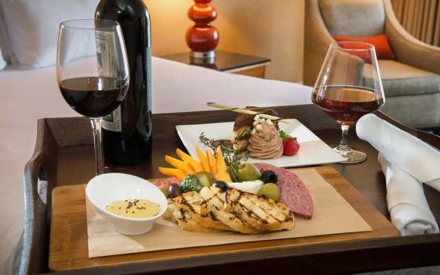 DoubleTree by Hilton Seattle Airport