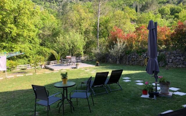 Studio neuf et agréable, Le Bar-sur-Loup