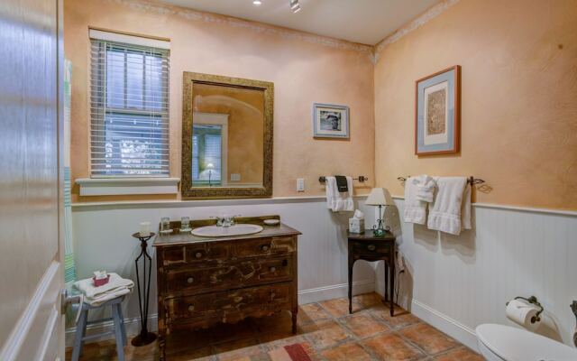 Anchor Inn NSB Bed & Breakfast