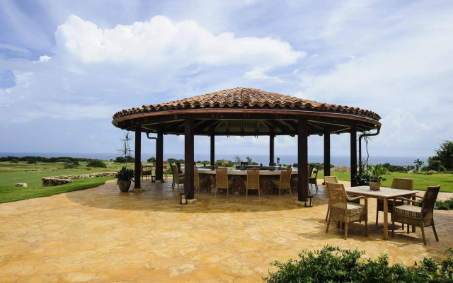 Royal Isabela