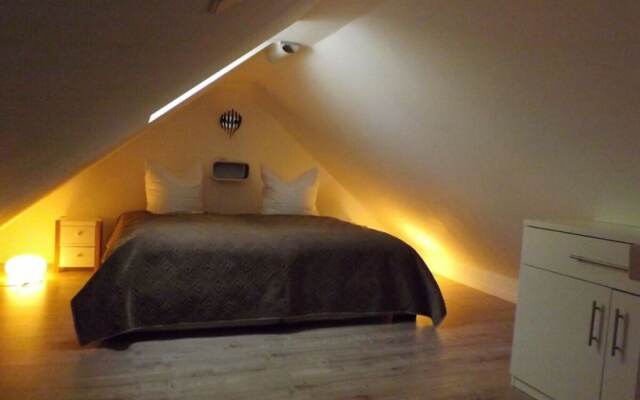 "luv With Shed" in House Smaswai 10