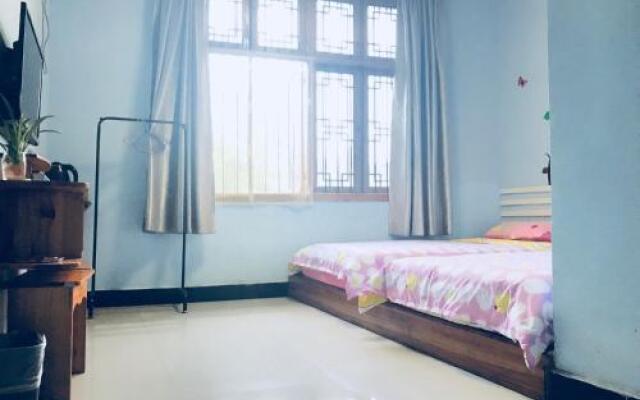 Fenghuang Relay Sunshine Hostel