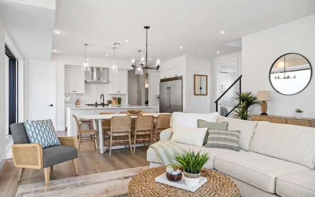 Sunstone 6 Bedroom Home