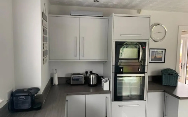 One Bedroom Apartment With En-suite & Patio