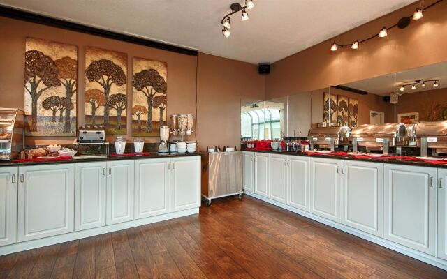 Best Western Inn At Face Rock