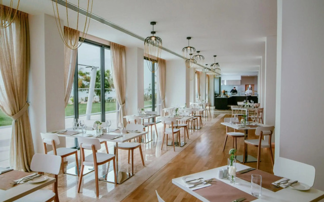 Lebay Beach Hotel