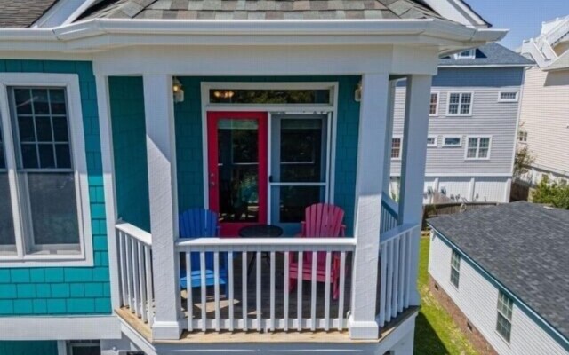 After Dune Delight - Relax And Unwind In This Fun And Spacious 3 Story Home. Light, Bright, And Close To Everything! 4 Bedroom Townhouse by RedAwning