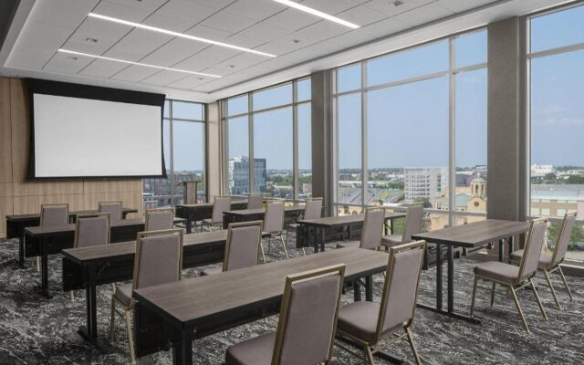 AC Hotel by Marriott Columbus Downtown