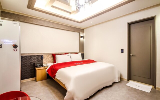 Yeosu Luna Hotel