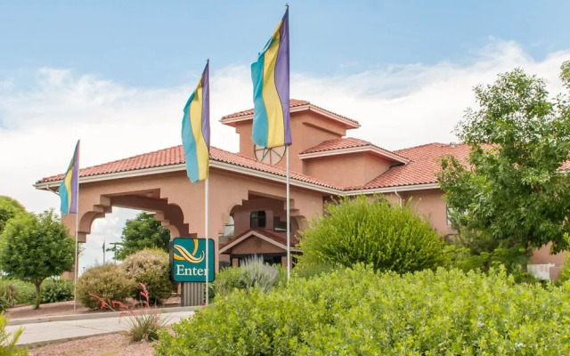 Quality Inn  Suites Gallup I-40 Exit 20