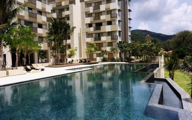 By The Sea Batu Ferringghi Luxury Holiday Suite
