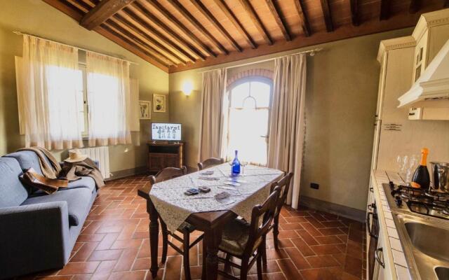 Residence con piscina a Monteverdi