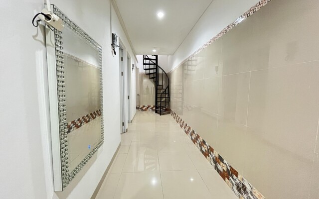 RedDoorz @ Ring Road II Area Manado