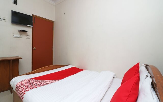 OYO 28130 Hotel Shiva