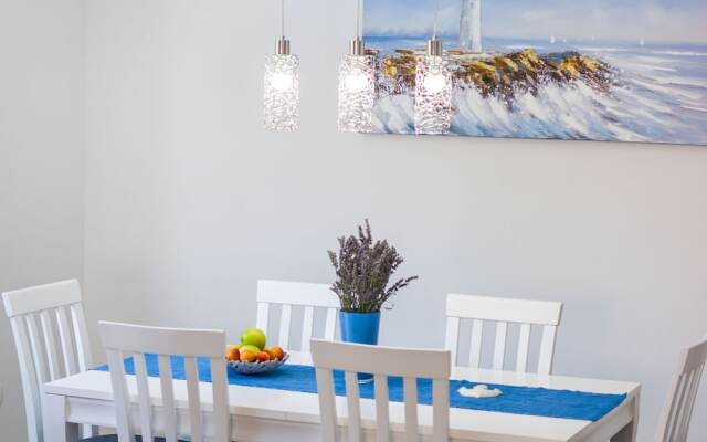 Charming Villa in Jasenice With Pool