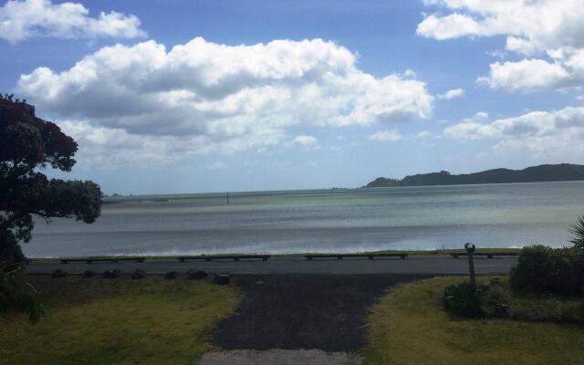 Waitangi Beach House