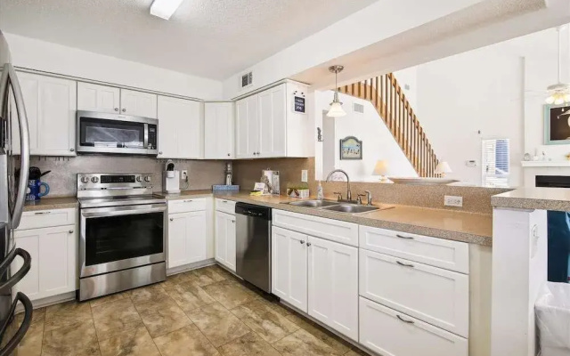 Pelican Path by Ryson Vacation Rentals