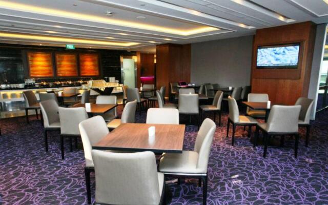 Aqueen Hotel Paya Lebar