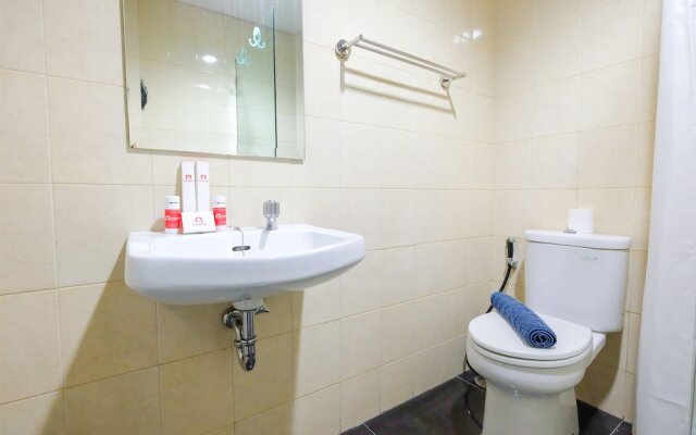 Pool View Cosmo Terrace Apartment at Thamrin City