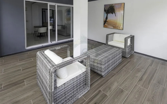 O'Beach Boutique Studios