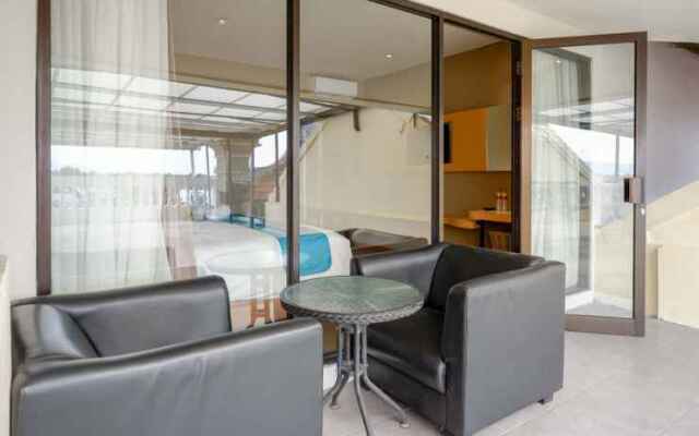 Ekon Hotel