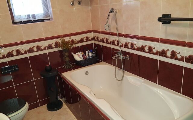 Riko & Mima Apartment