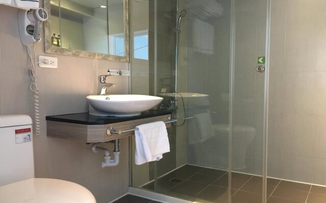 R8 Eco Hotel