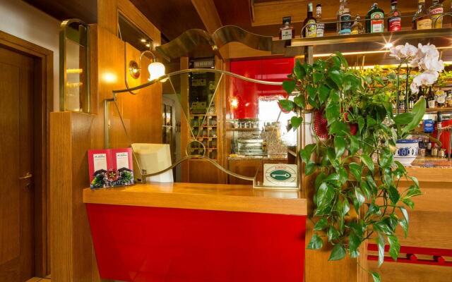 Hotel Garnì Ai Serrai