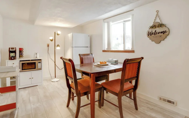 Pet-friendly Minneapolis Apt Near Shops & Dining!