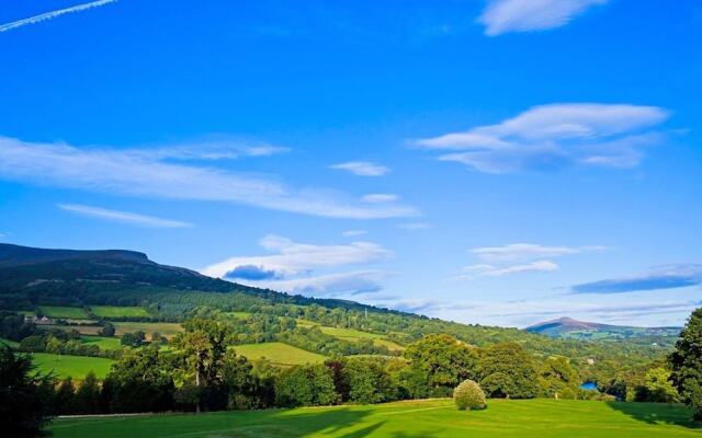 7 Bed Lodge With Mountain Views, Glanusk Estate