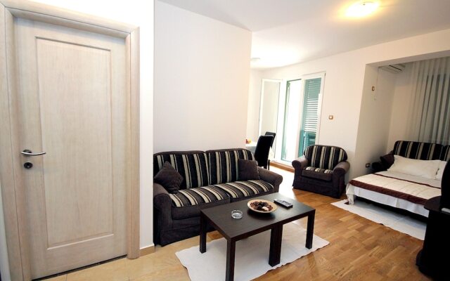 Apartments Mirista