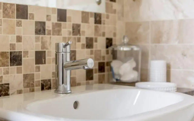 Central 2 Bedroom Flat With Castle View Sleeps 4