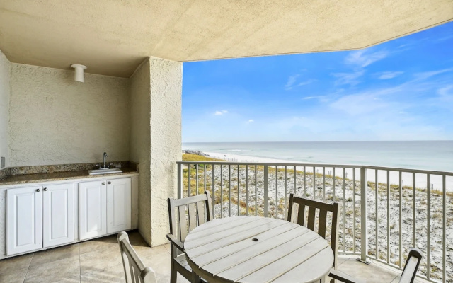 Inlet Reef 204 2 Bedroom Condo by RedAwning