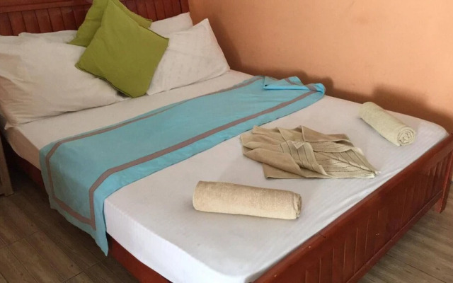 Beach Heaven Maldives - Golden Turtle Guest House