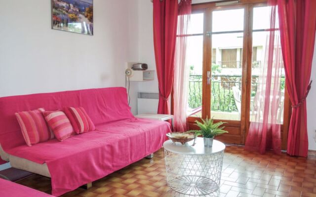 Provence Village 14477