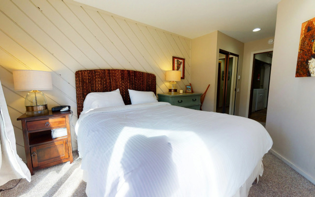 Snowcreek III #415 Condo