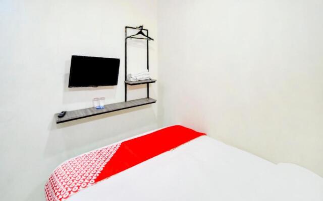 OYO 90048 Teratai Bekasi Guesthouse