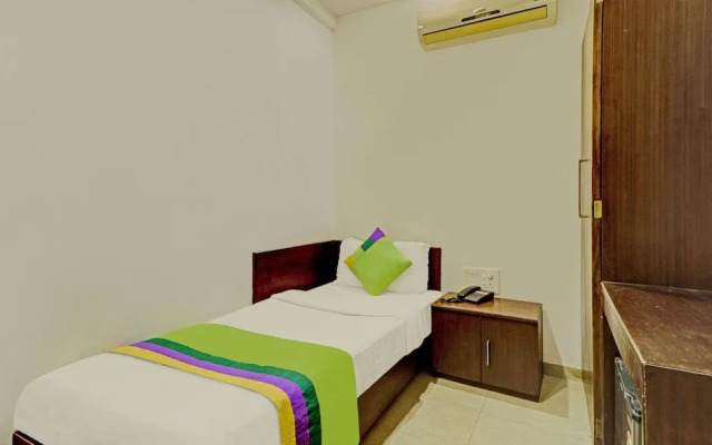 Treebo Trend Loharkar's Family Hotel