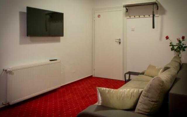 Red Carpet Apartments & Rooms