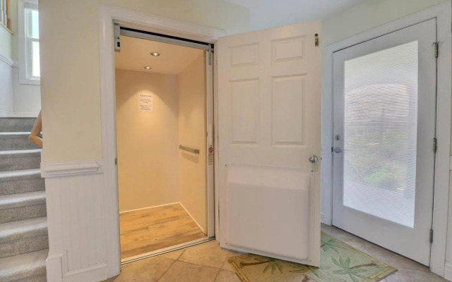 7076 JMJ Seascape Oceanfront