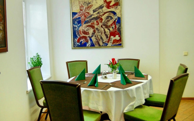 City Gate Hotel