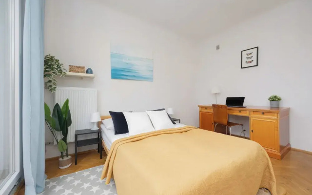 Darwina Apartment 2 Balconies by Renters