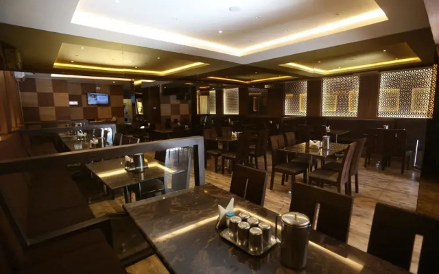 OYO 10222 Hotel Anbu Park
