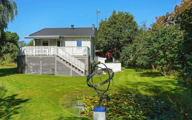 7 Person Holiday Home in Nösund