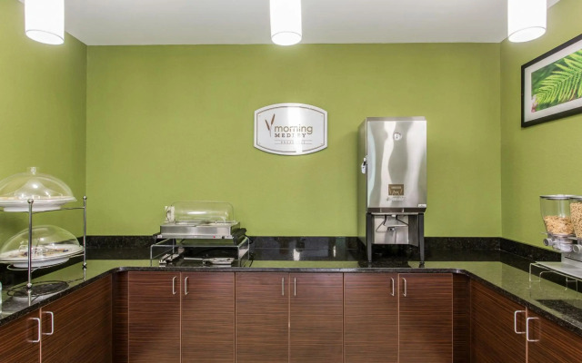 Sleep Inn & Suites
